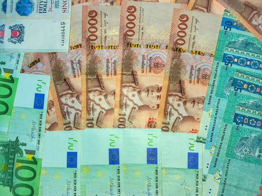 Baht Geld Währungen Kohle Zaster Schotter Thailand
