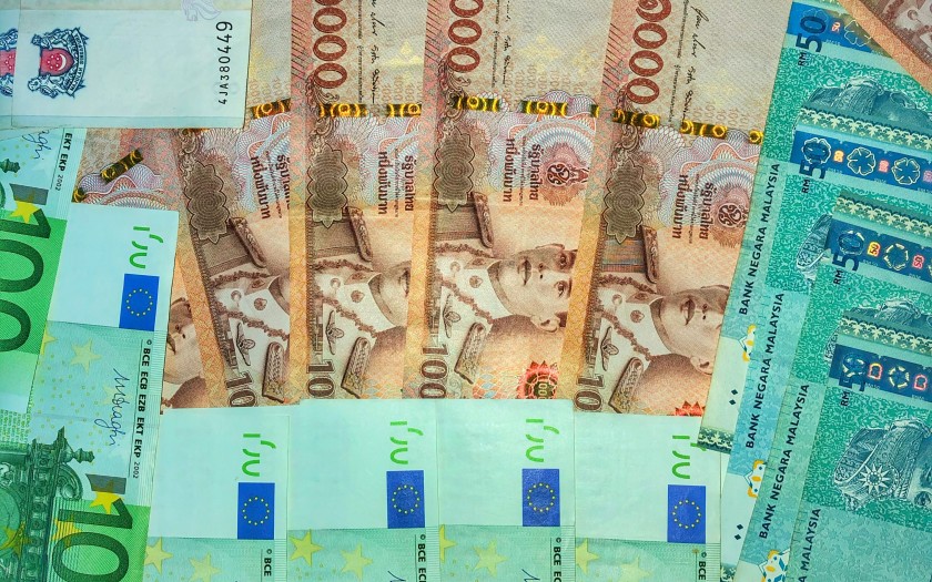 Baht Geld Währungsrisiko Thailand, Fintech Wise