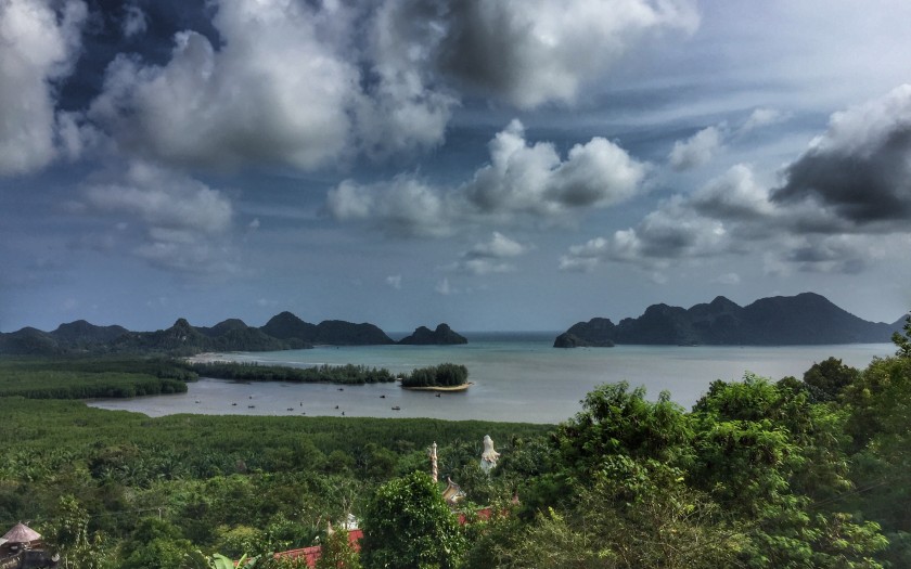 Mangroven Wolken Meer Inseln in den Tropen in Chumphon Thailand