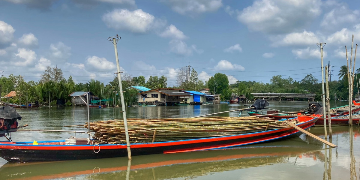 Bambus für Muschelzucht in Chumphon Thailand