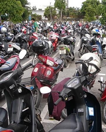 Mopeds, irgendwo immer Thailand