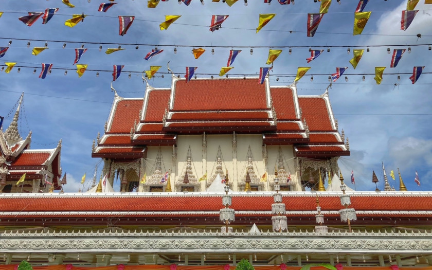 Tempel, Tradition und Beerdiung in thailand