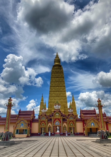 Maha That Wichiramongkol Tempel 10