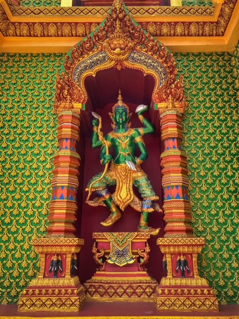 Maha That Wichiramongkol Tempel 4