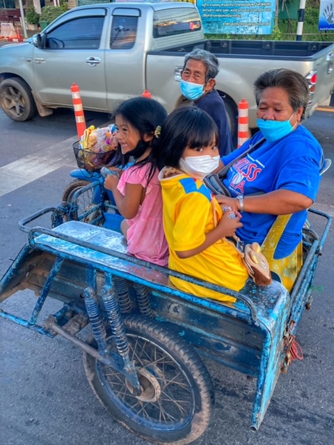 familie saläng straßenverkehr thailand