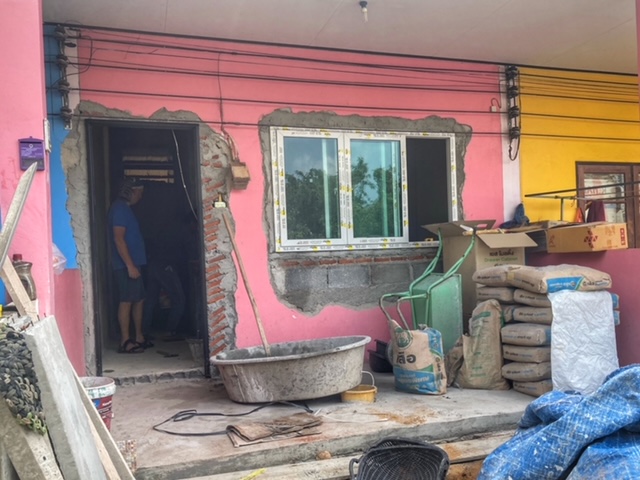 viel dreck beim renovieren in chumphon thailand