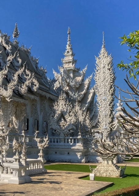 chiang rai, weisser tempel, nordthailand, berge thailand