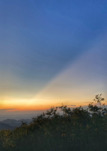 sonnenuntergang berge in thailand, nordthailand, mae hong son