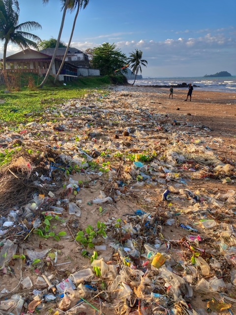 nichts fürs auge, strand plastikabfall thailand