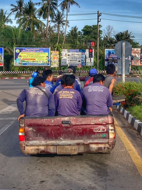 feierabend bauarbeiter pick-up thailand