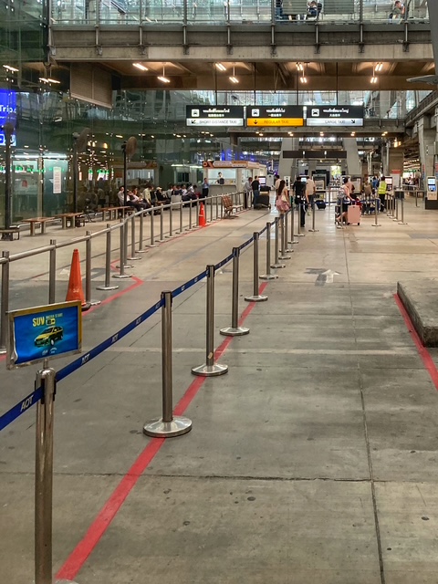 taxi reihe in bangkok flughafen suvarnabhumi