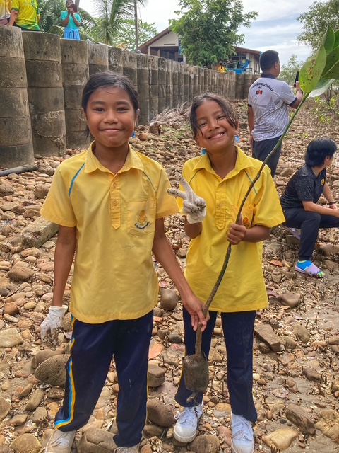 mangroven chumphon thailand, schulkinder